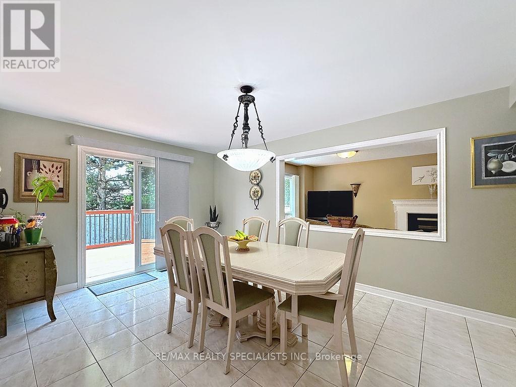 9 Siesta Court Property Photo 14