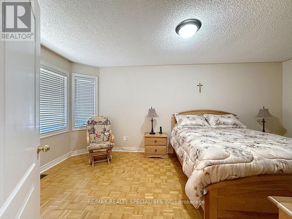 9 Siesta Court Property Photo 29