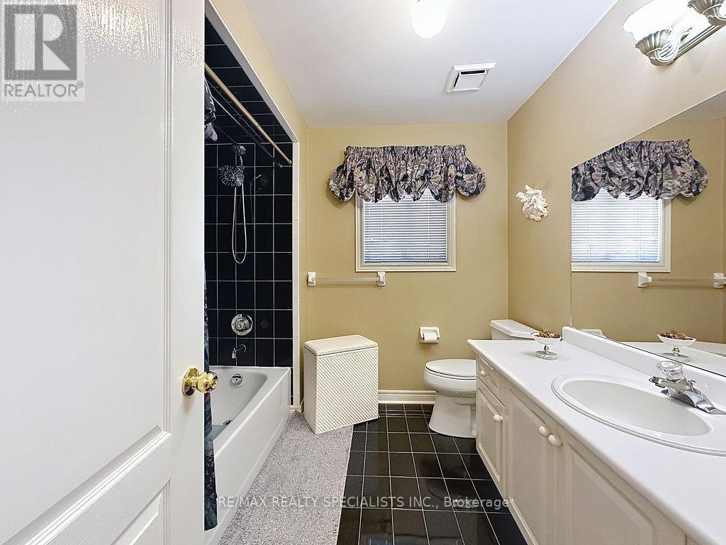 9 Siesta Court Property Photo 32