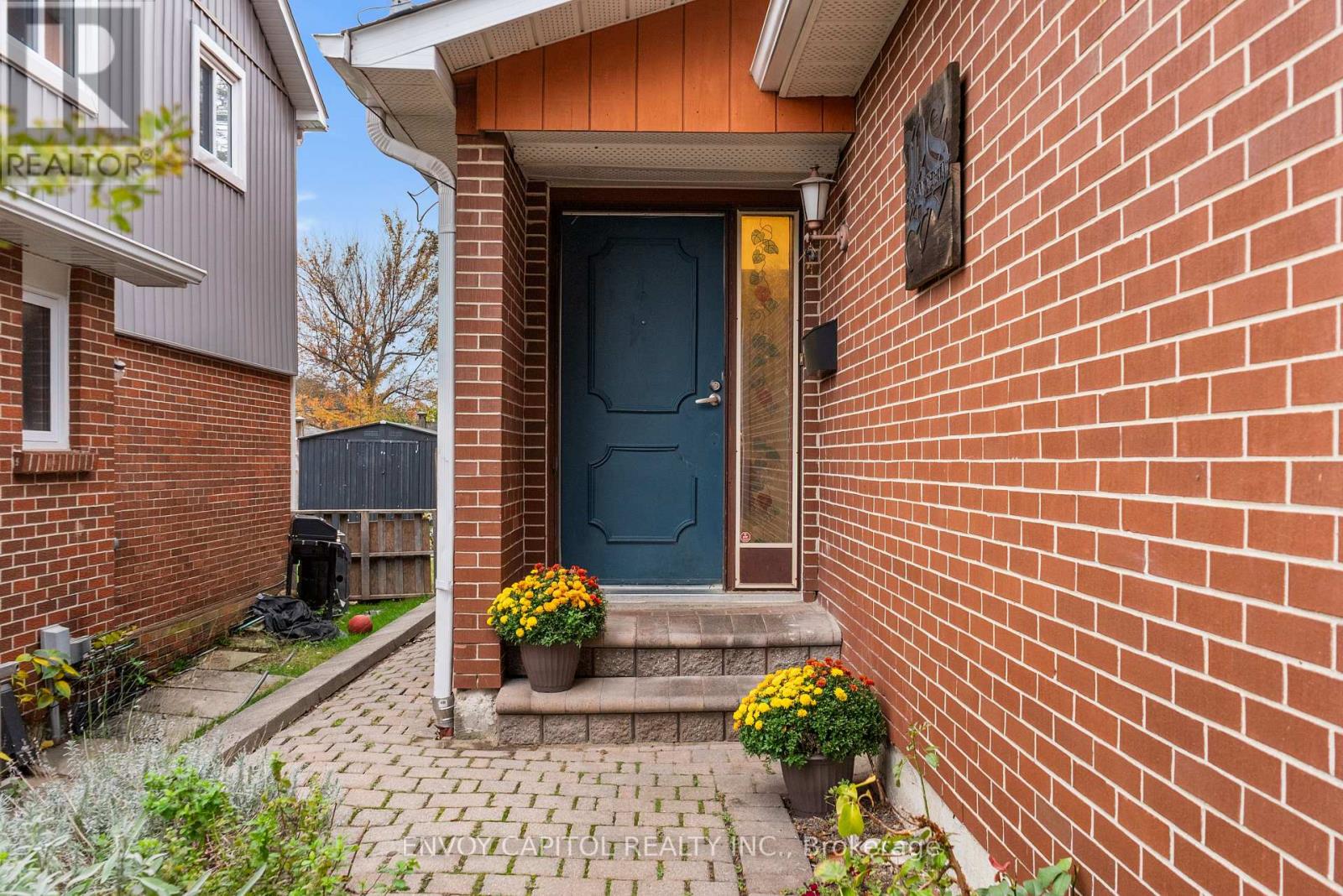 160 Fanshawe Drive Property Photo 3