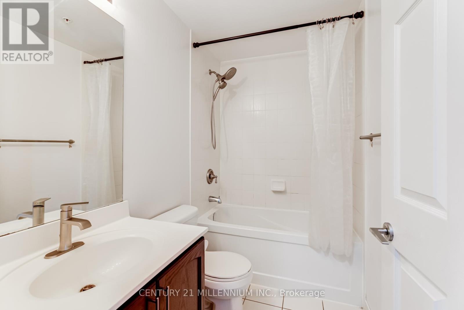 821 - 15 James Finlay Way Property Photo 16