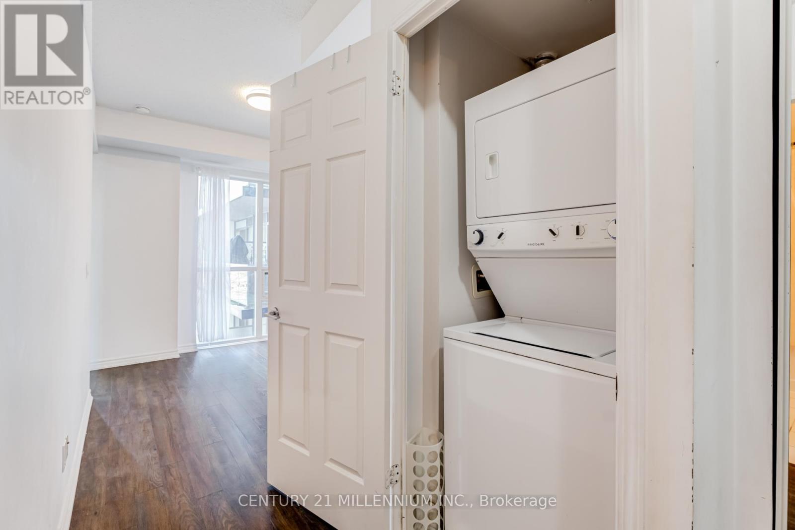 821 - 15 James Finlay Way Property Photo 17