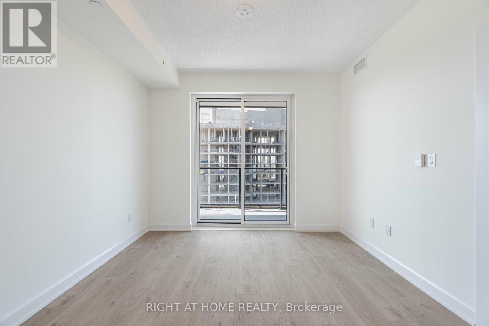 1806 - 3220 William Coltson Avenue Property Photo 13