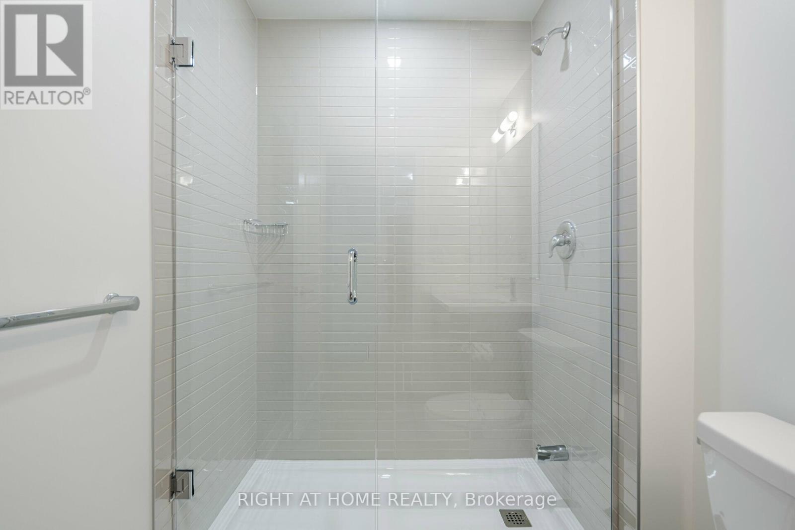 1806 - 3220 William Coltson Avenue Property Photo 16