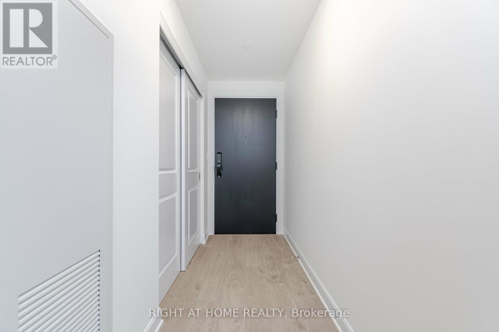 1806 - 3220 William Coltson Avenue Property Photo 18