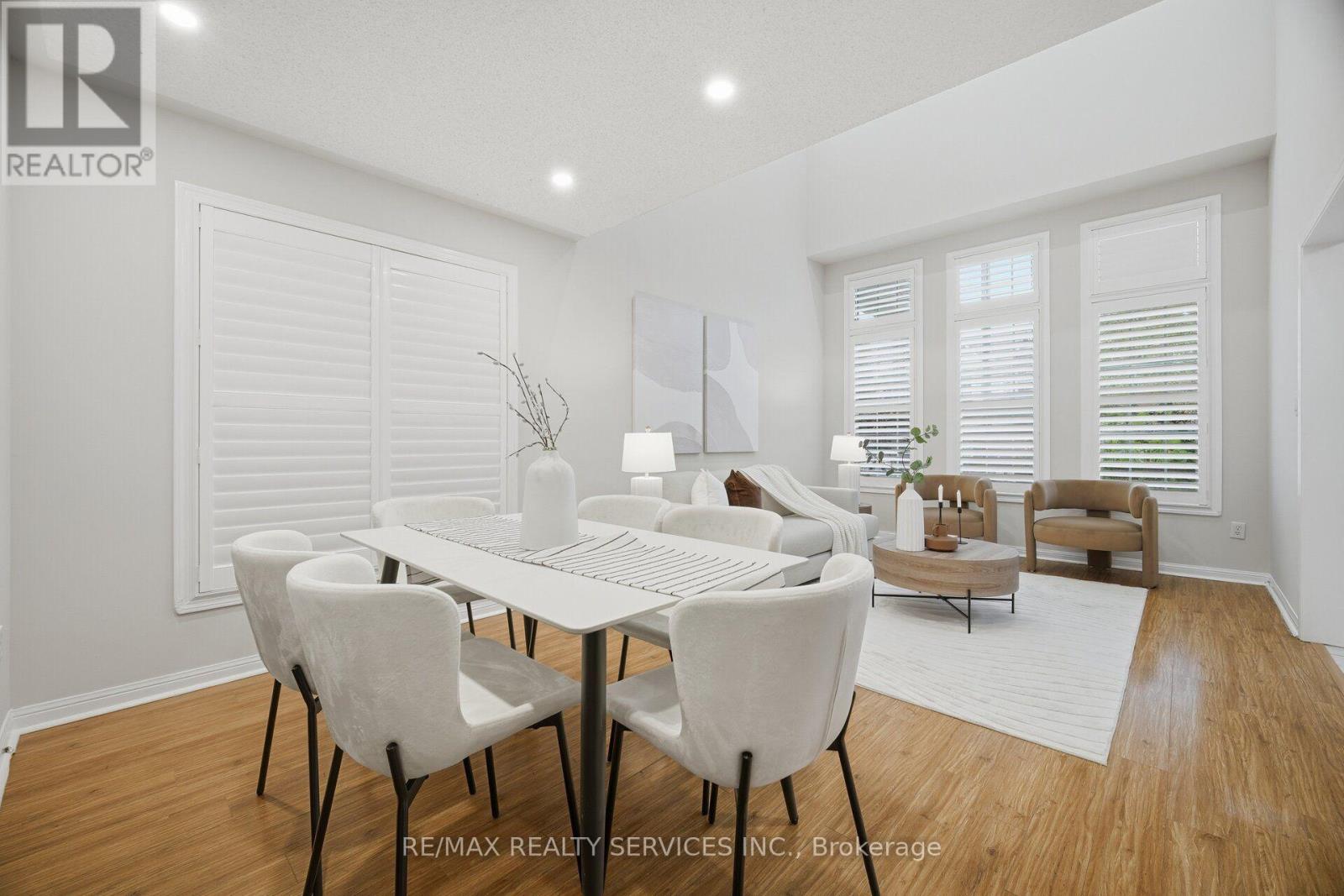 881 Lancaster Boulevard Property Photo 3