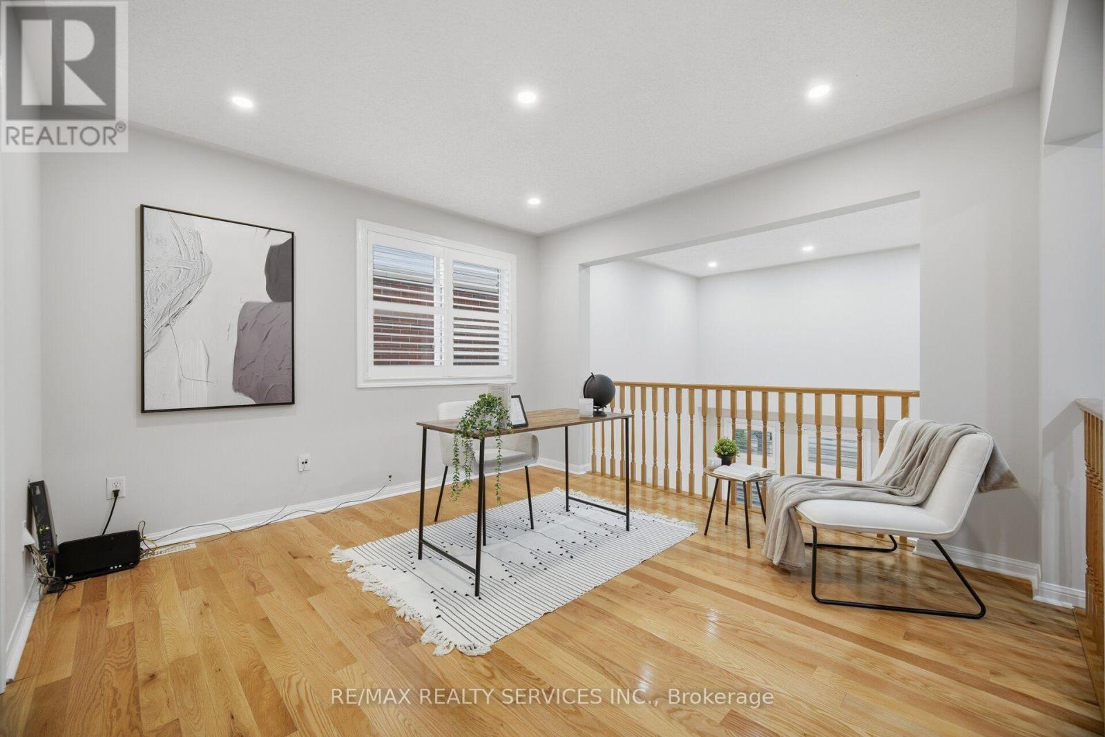 881 Lancaster Boulevard Property Photo 5