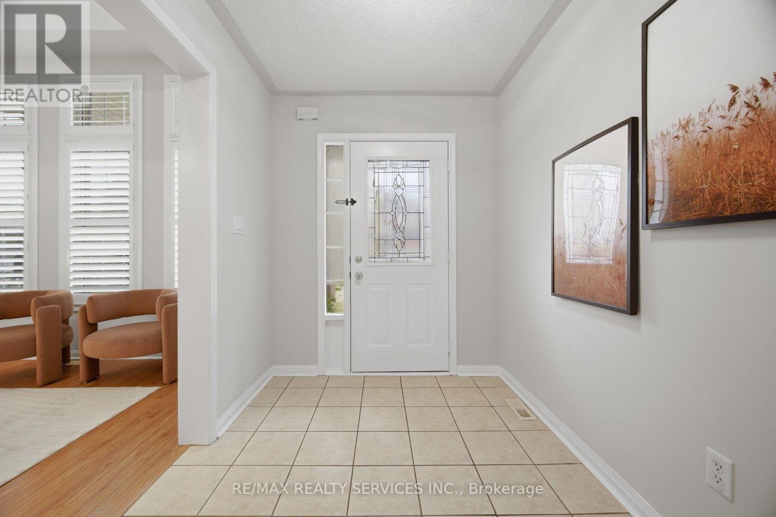 881 Lancaster Boulevard Property Photo 9