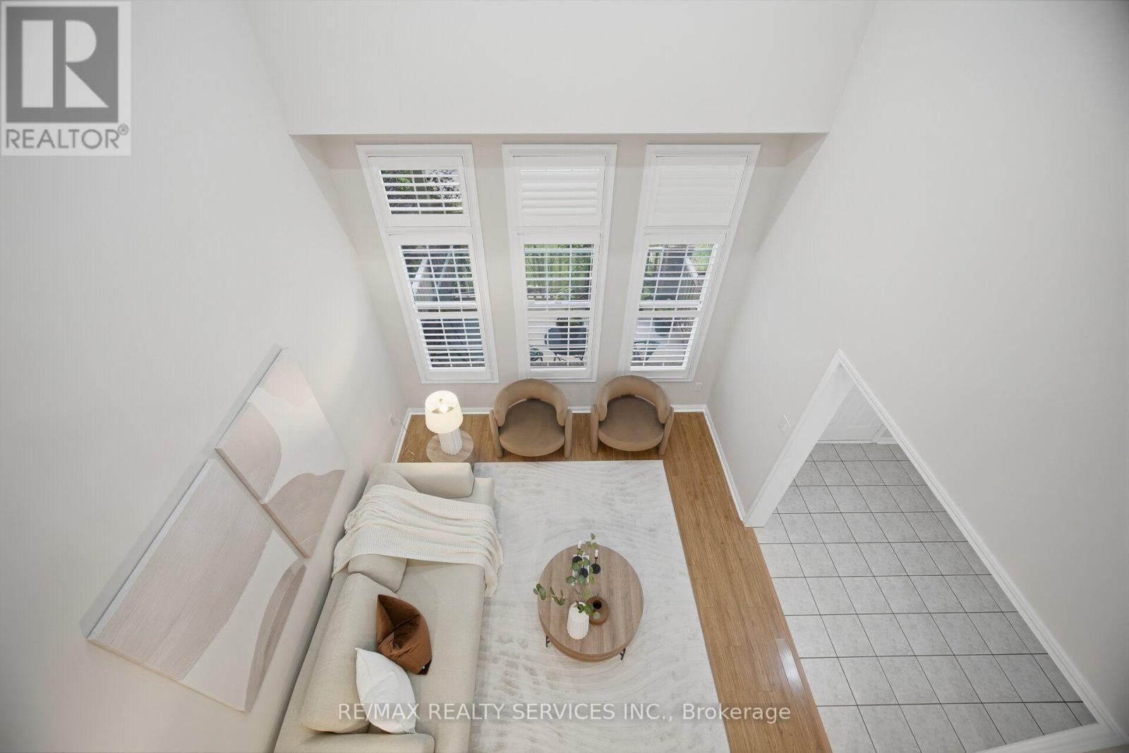 881 Lancaster Boulevard Property Photo 14