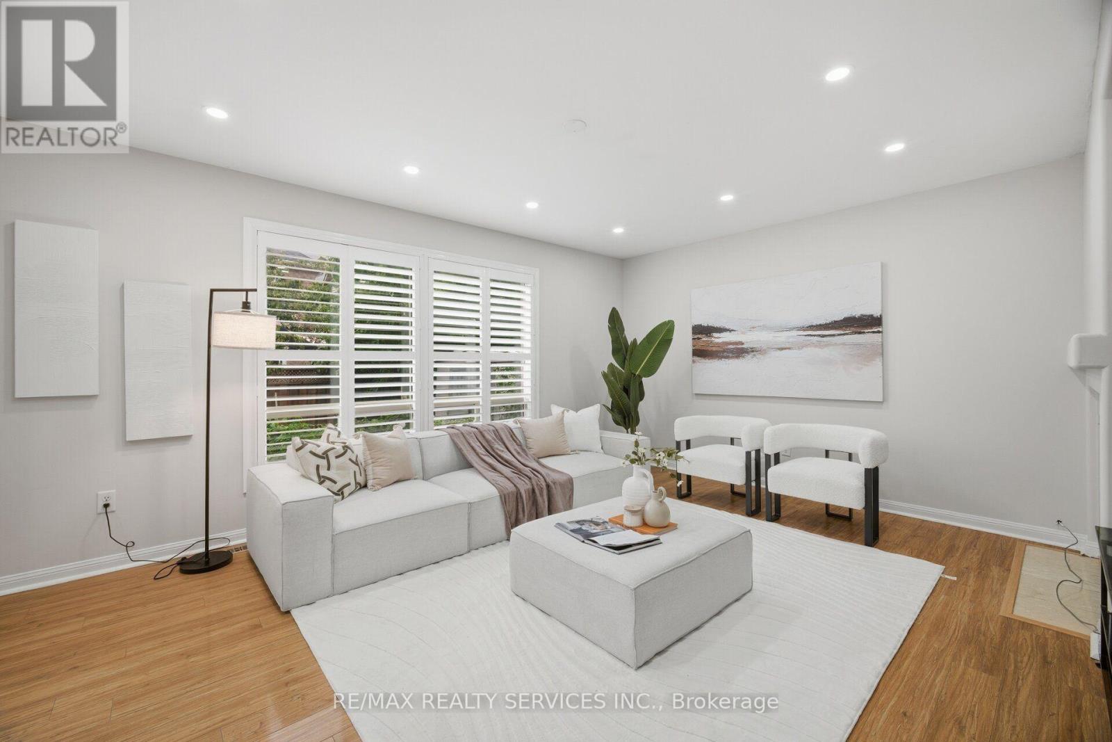 881 Lancaster Boulevard Property Photo 18