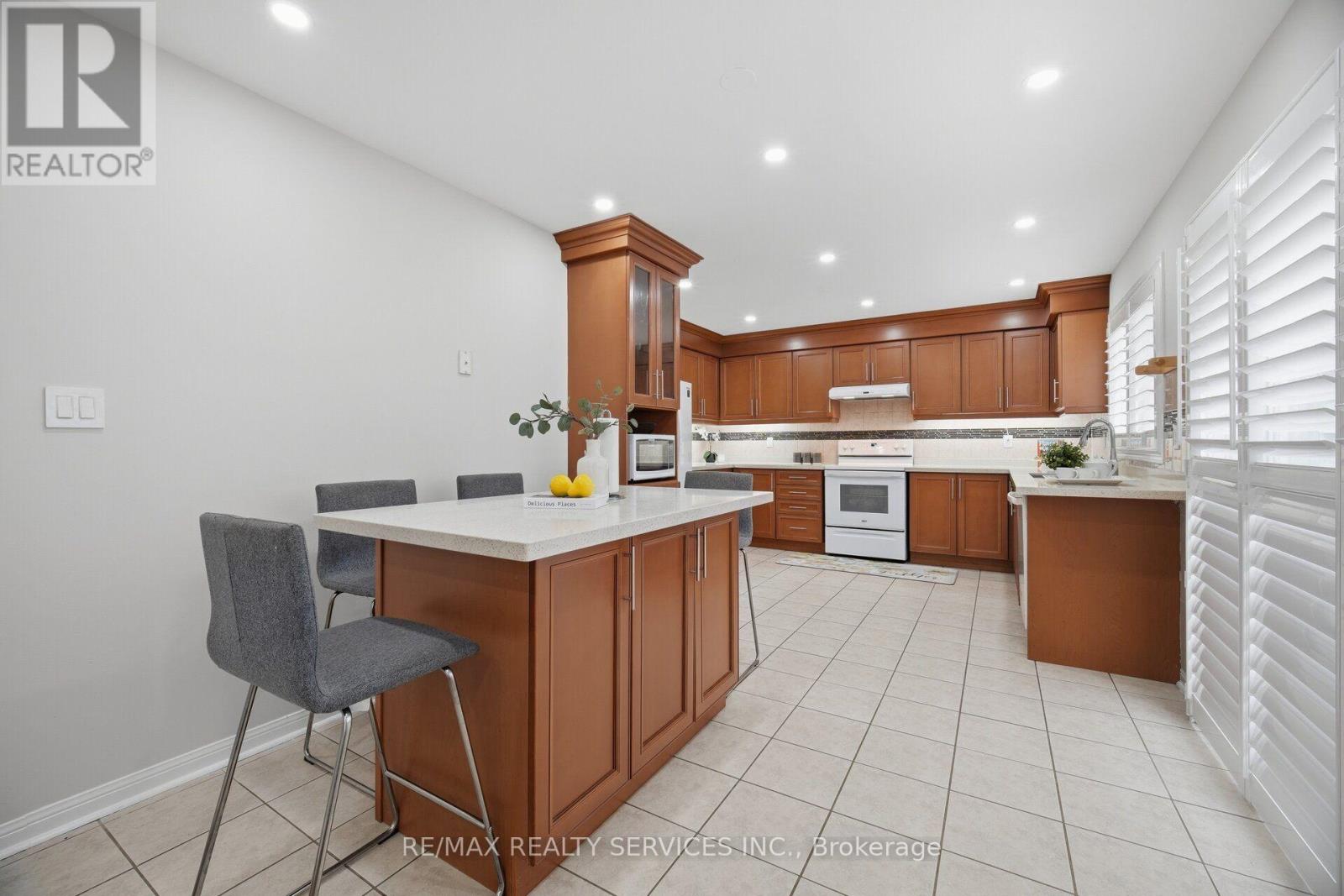 881 Lancaster Boulevard Property Photo 20