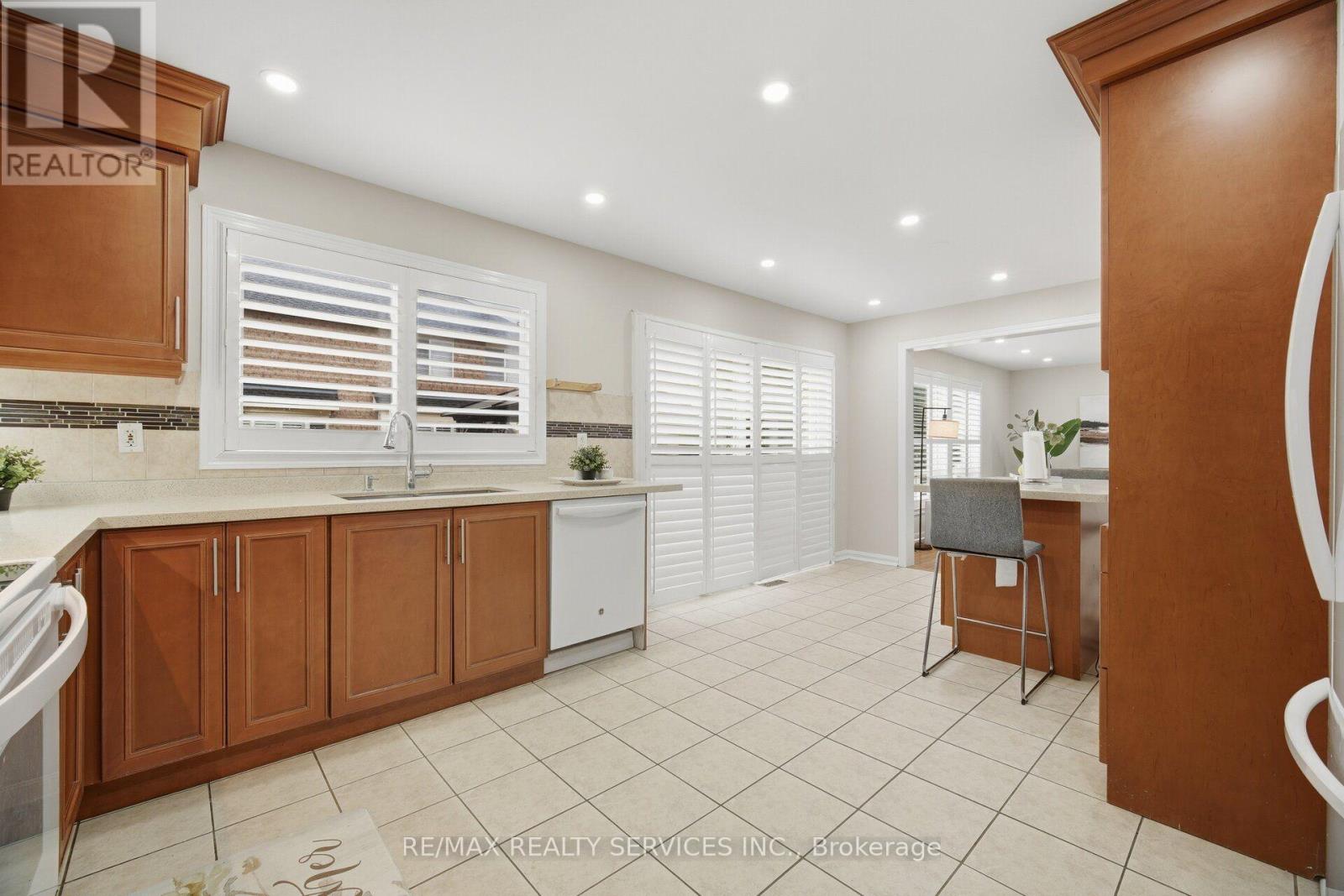881 Lancaster Boulevard Property Photo 22
