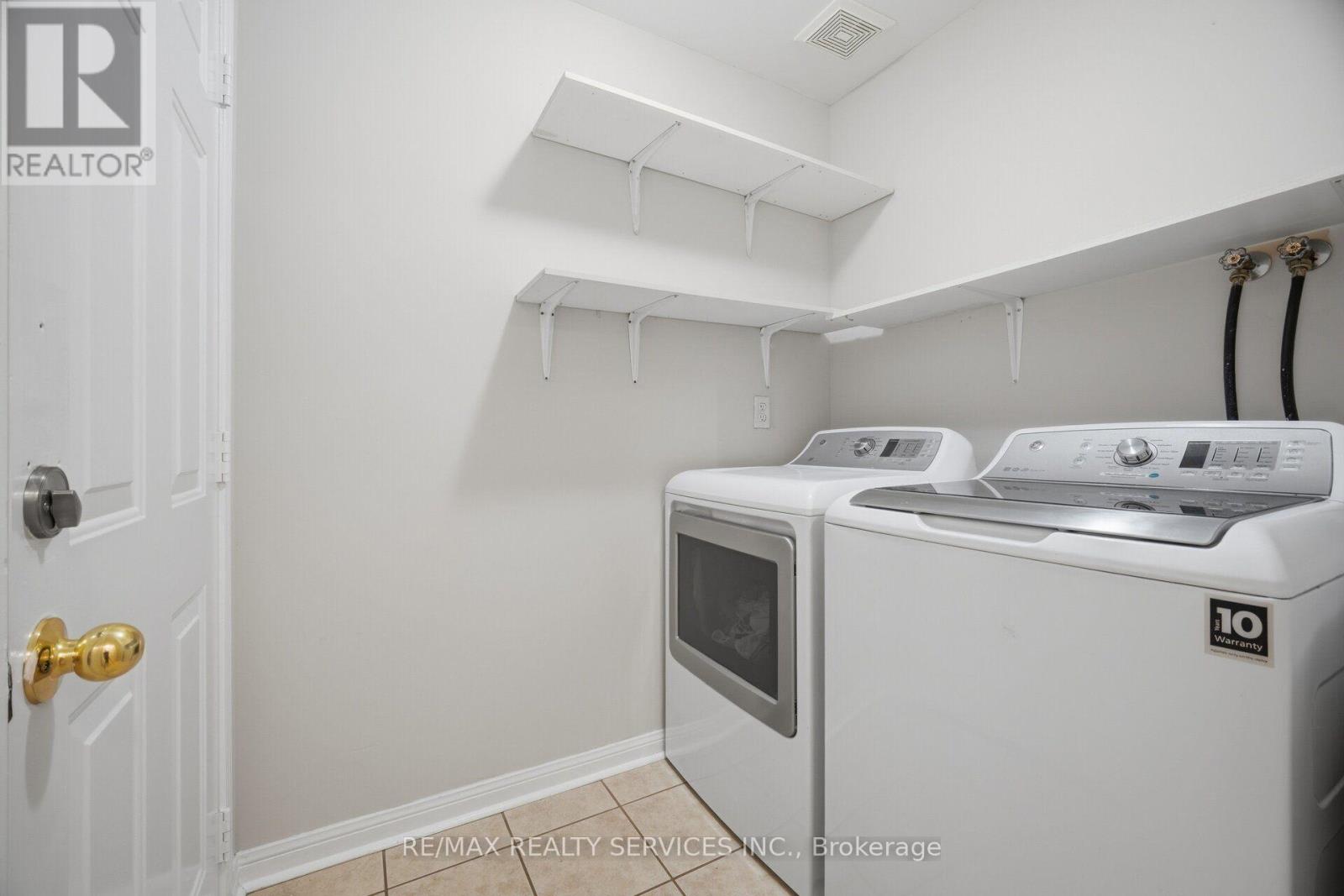 881 Lancaster Boulevard Property Photo 24