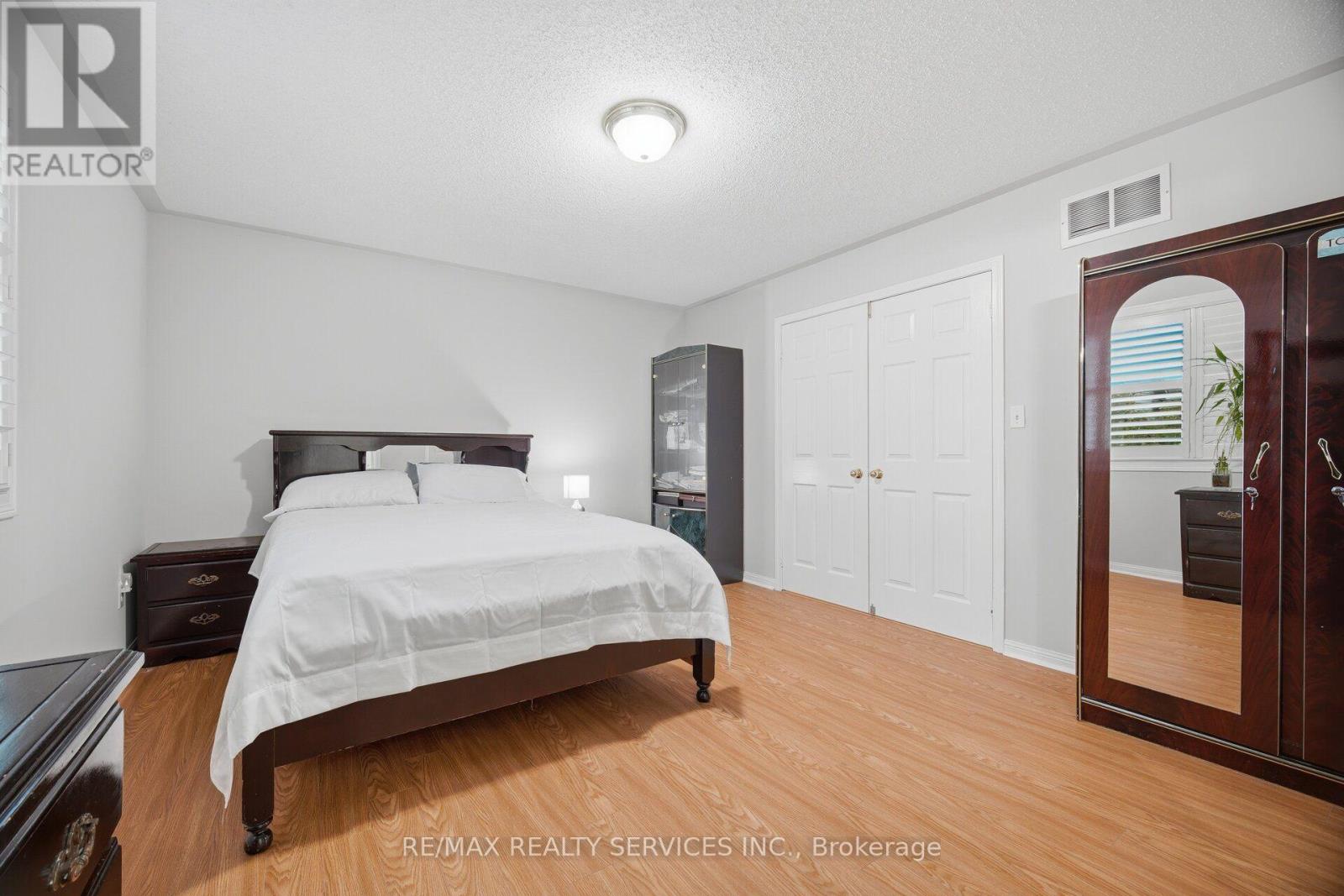 881 Lancaster Boulevard Property Photo 29