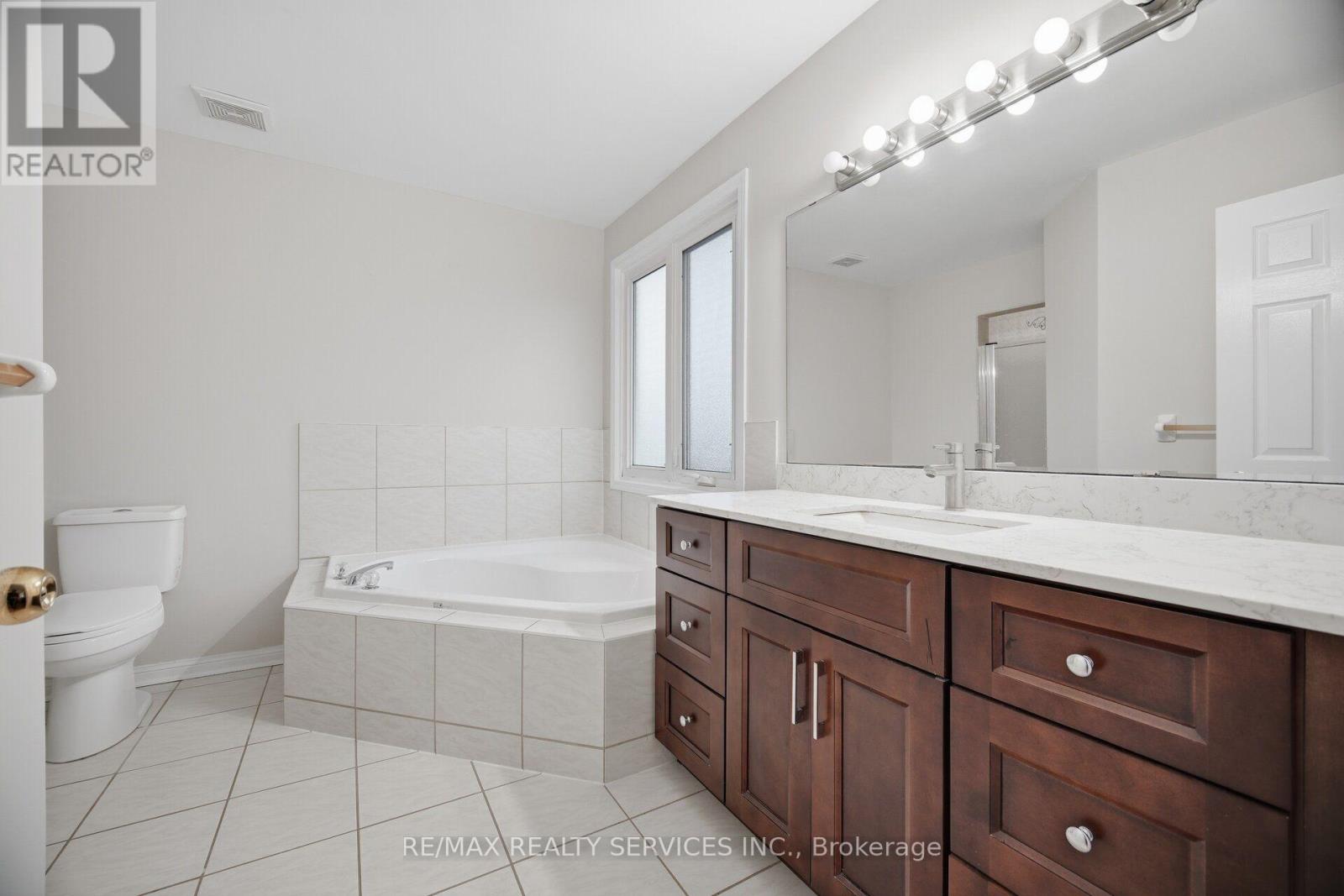 881 Lancaster Boulevard Property Photo 31