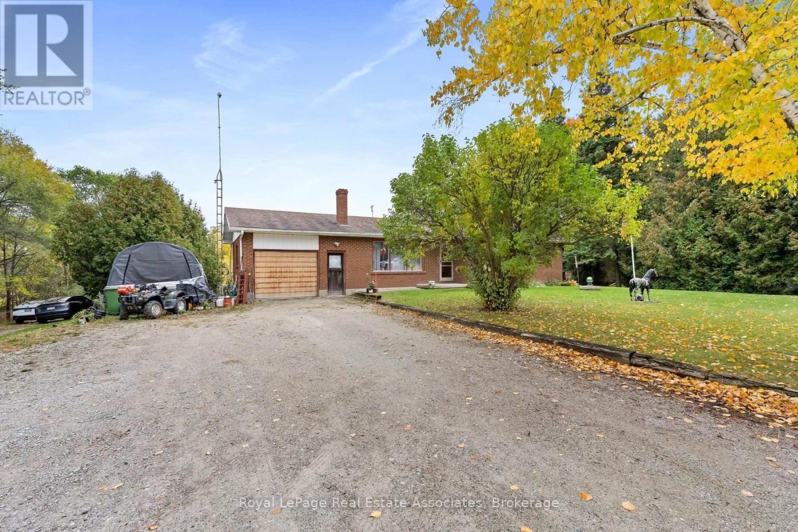 13330 5 Side Road Property Photo 3