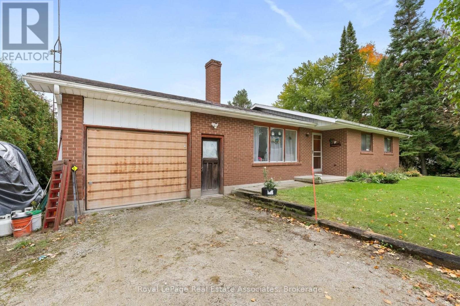 13330 5 Side Road Property Photo 4