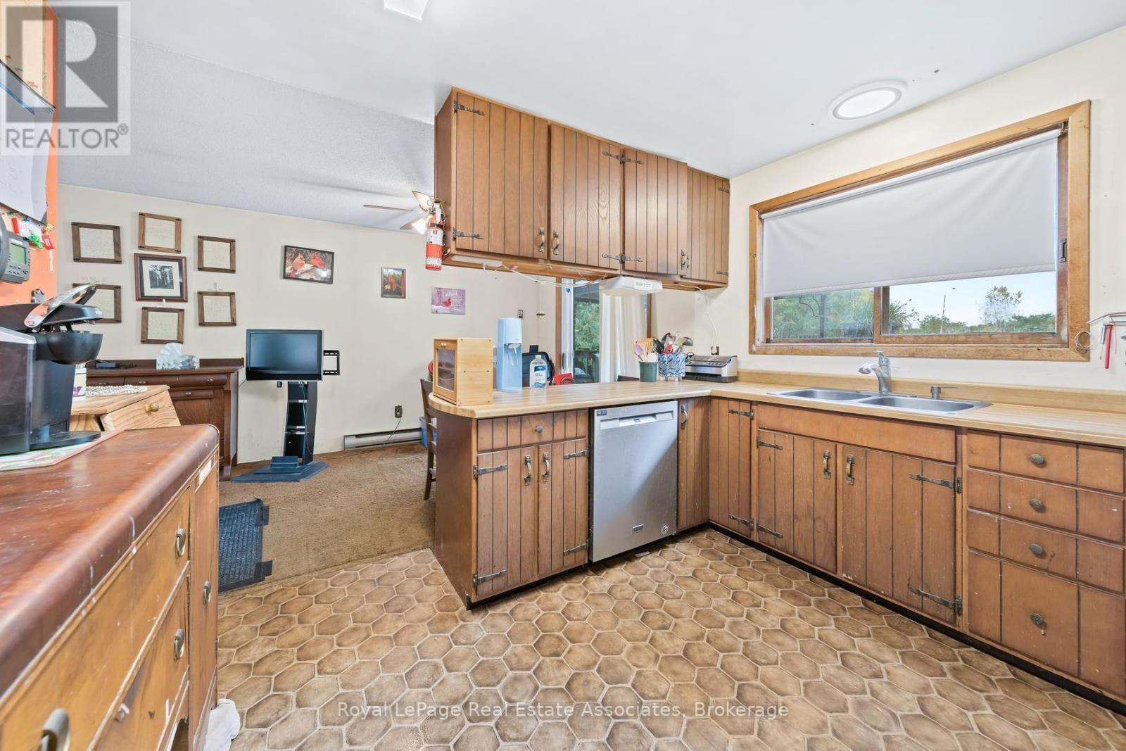13330 5 Side Road Property Photo 16