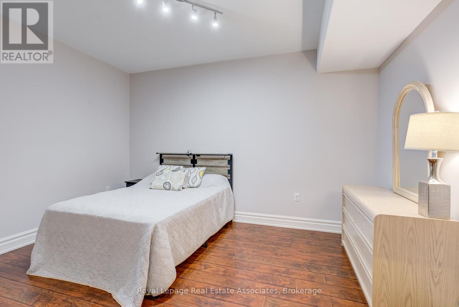20 Cannington Crescent Property Photo 41