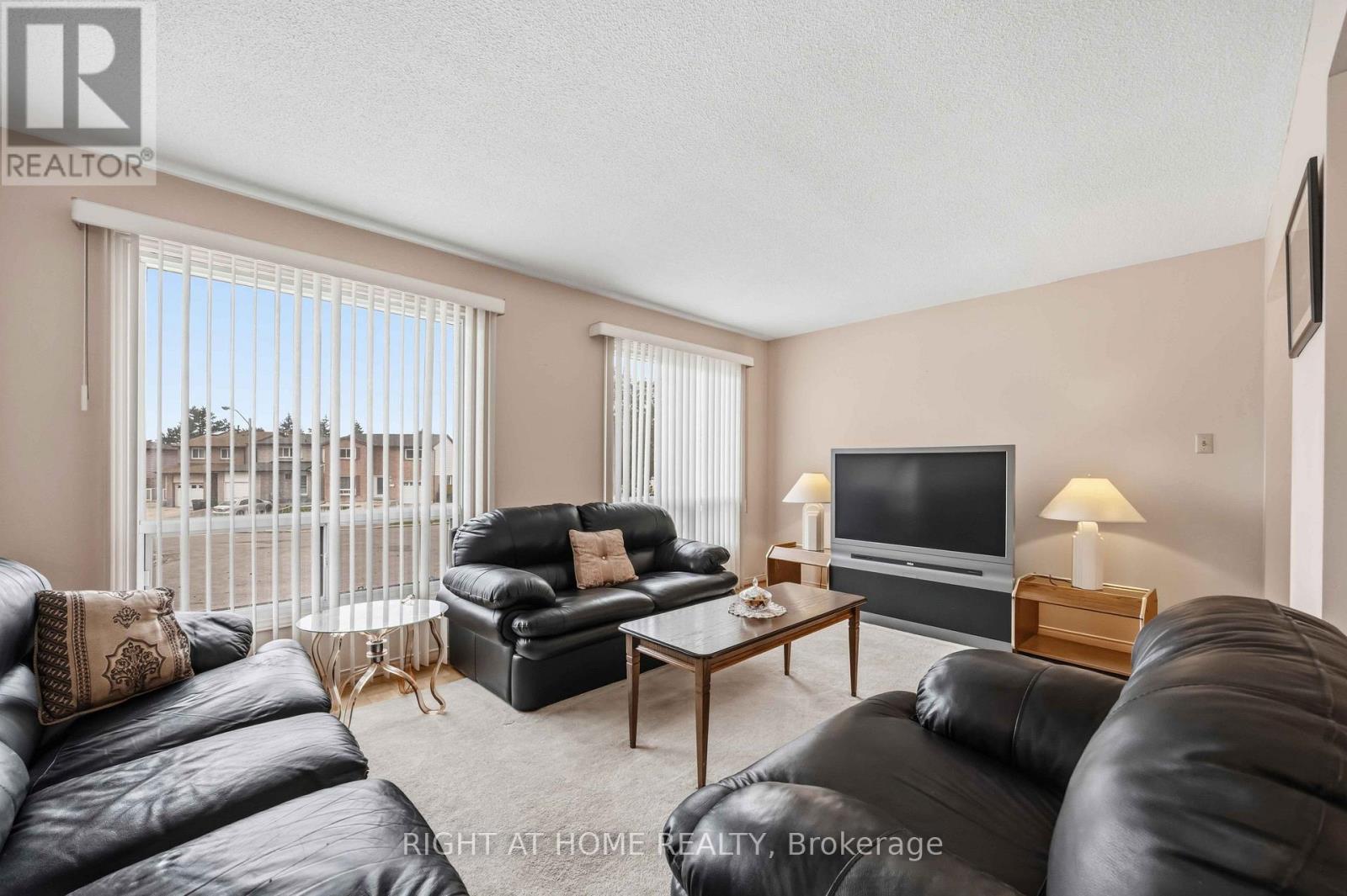 17 Cathy Jean Crescent Property Photo 5