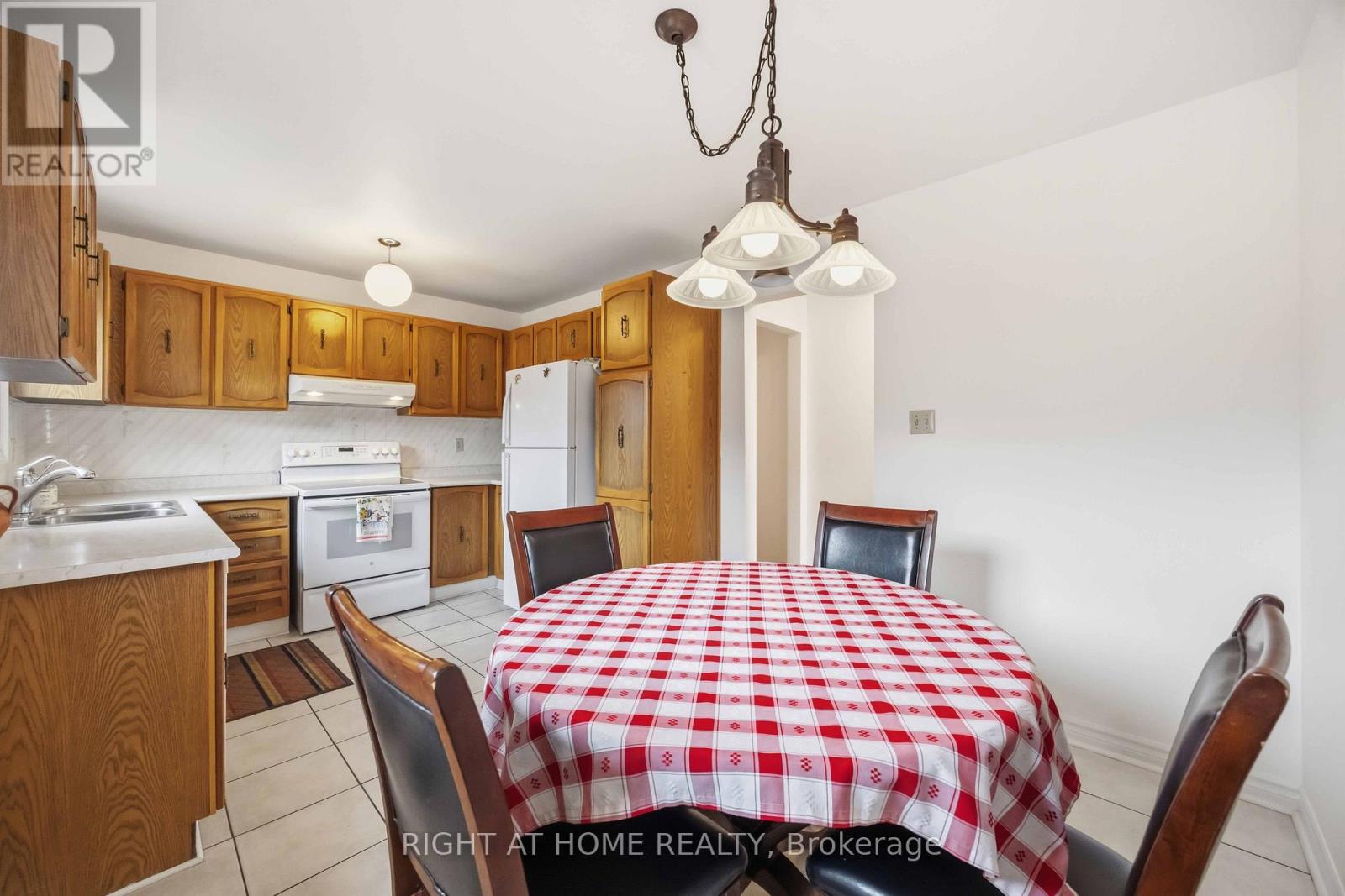 17 Cathy Jean Crescent Property Photo 11