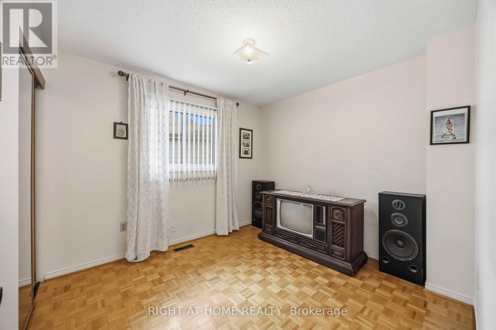 17 Cathy Jean Crescent Property Photo 16
