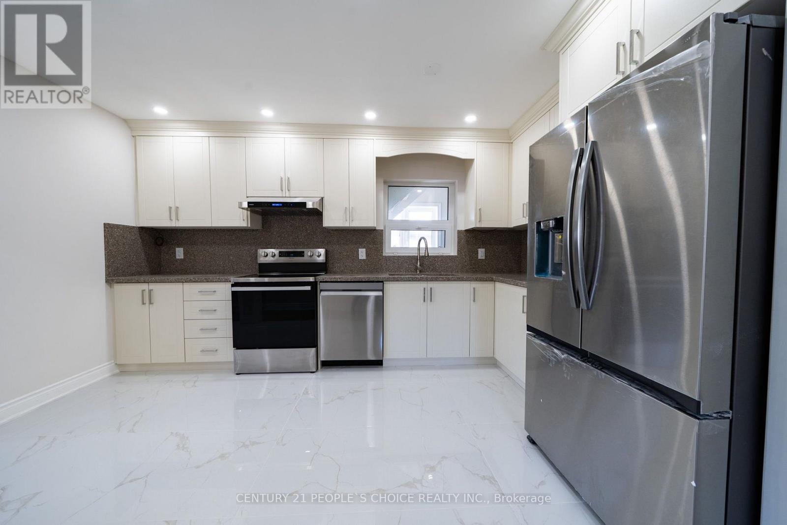 Main - 2510 Donnavale Drive Property Photo 10