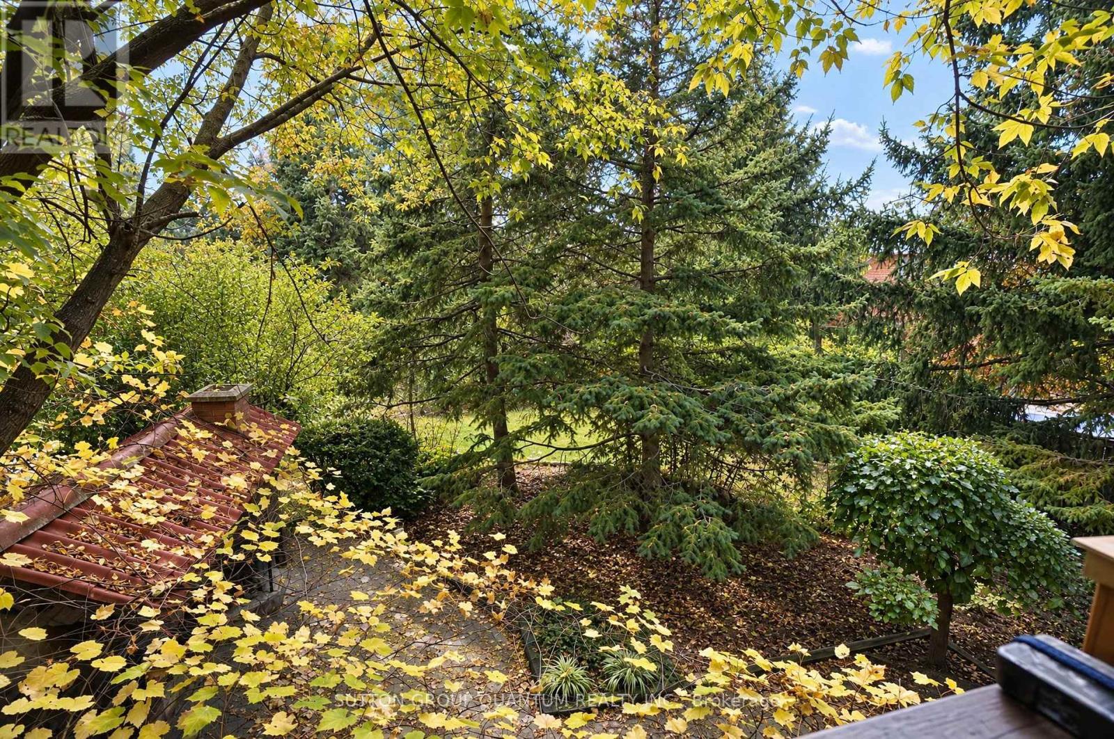 5254 Charnwood Crescent Property Photo 4