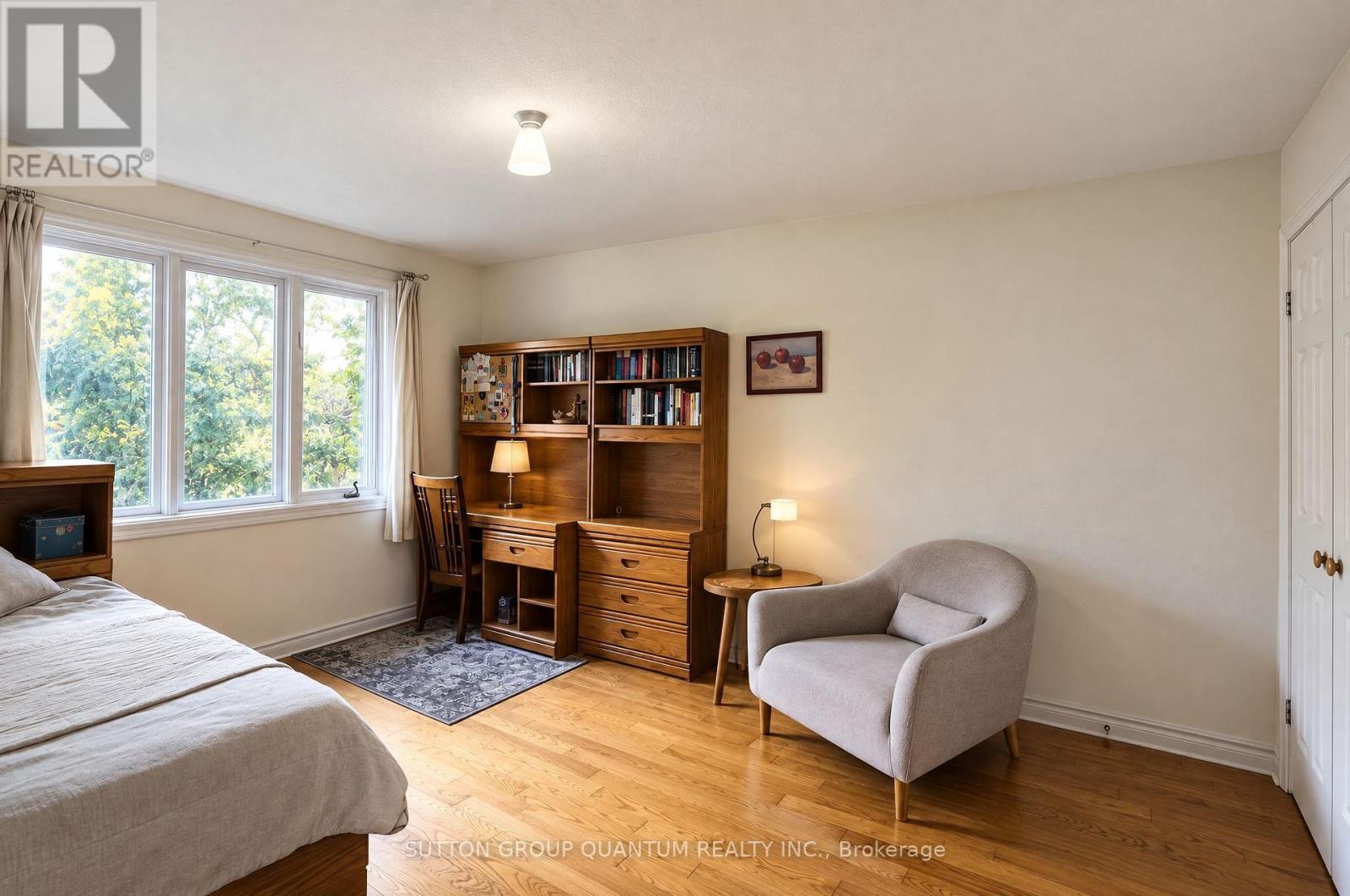 5254 Charnwood Crescent Property Photo 9
