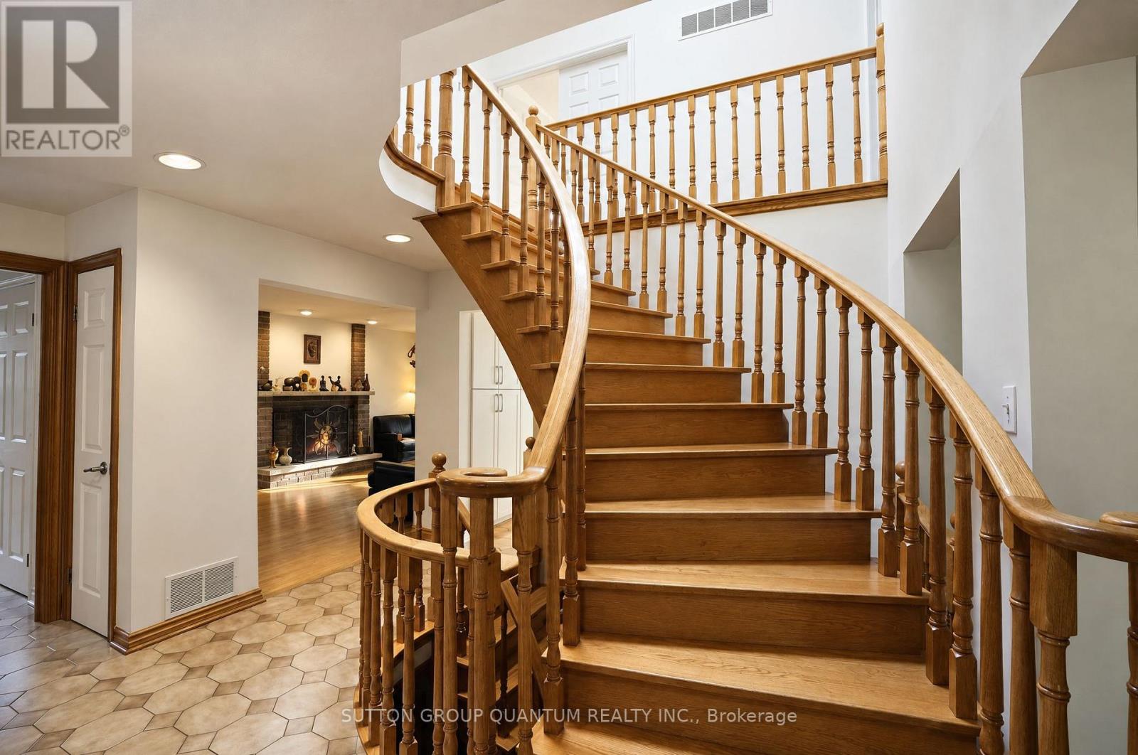 5254 Charnwood Crescent Property Photo 14