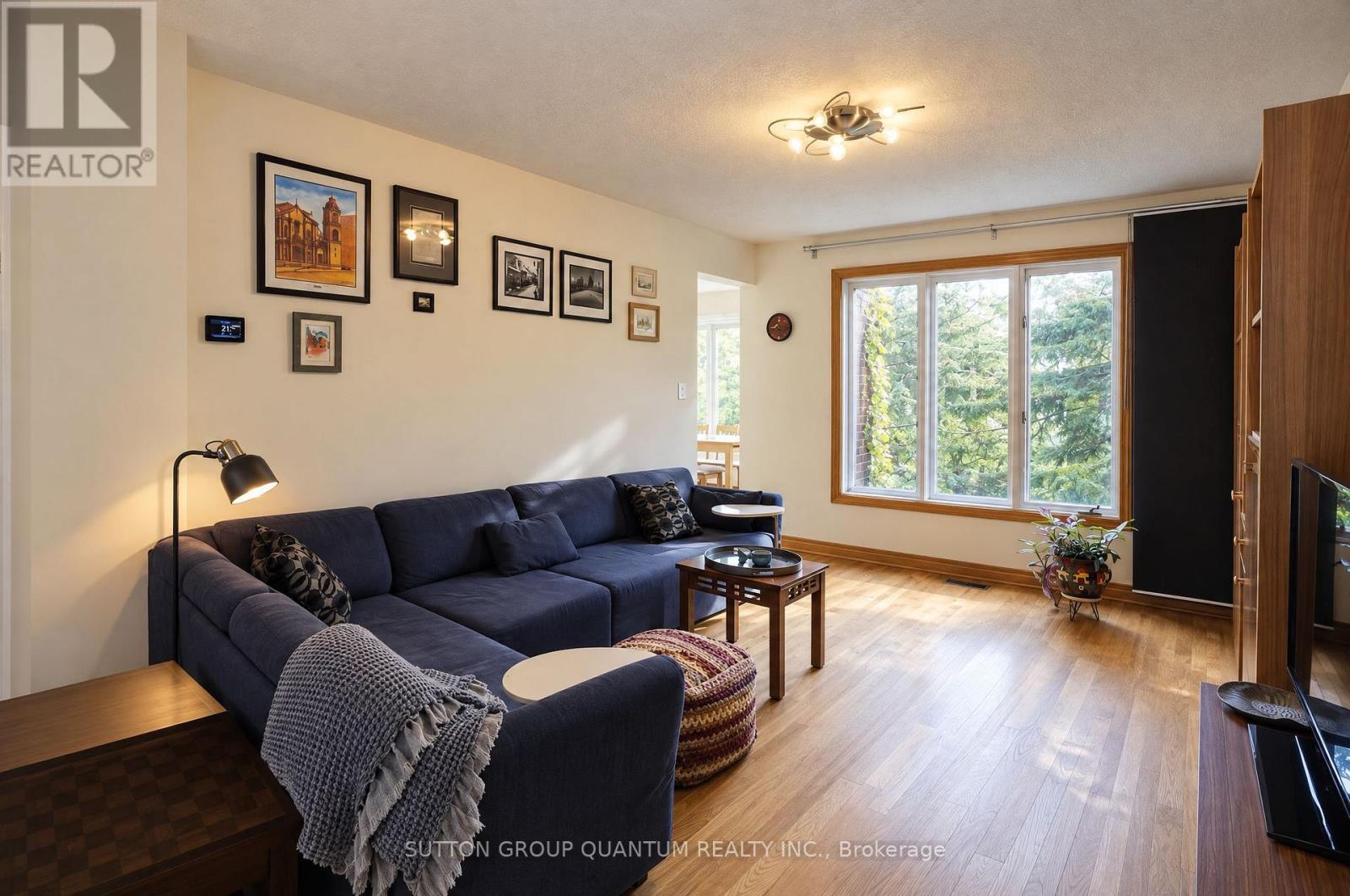 5254 Charnwood Crescent Property Photo 18
