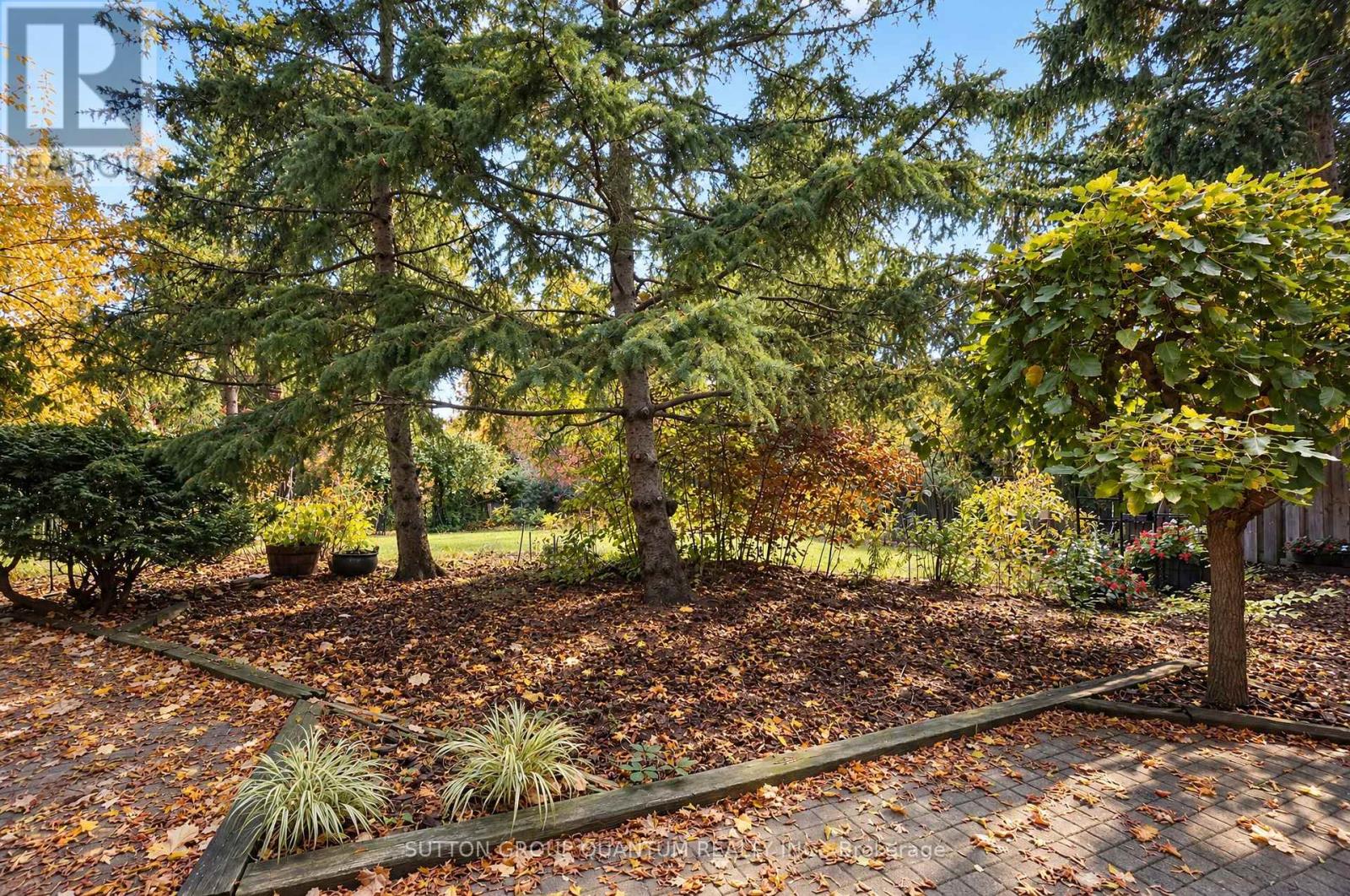 5254 Charnwood Crescent Property Photo 19
