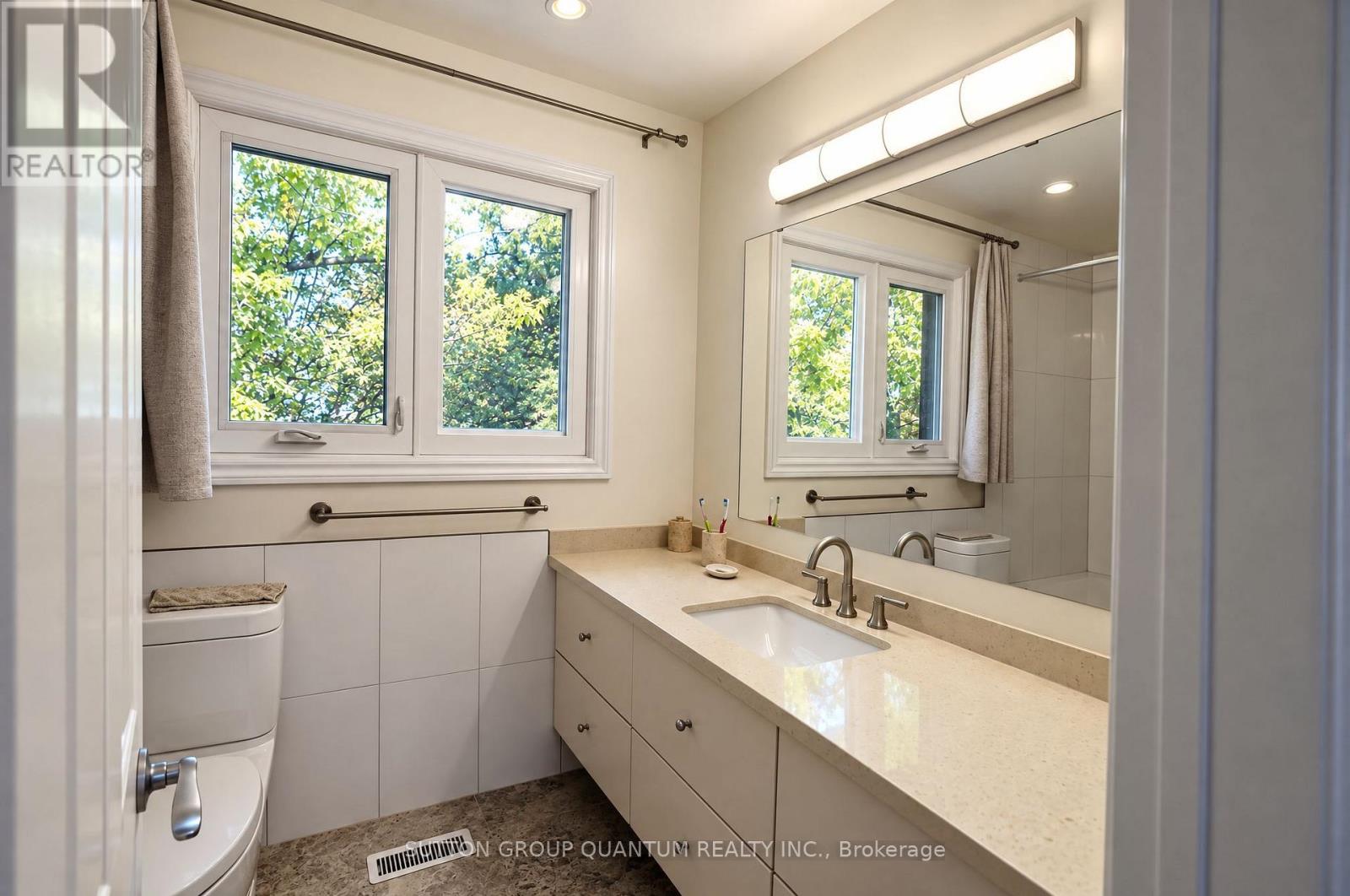 5254 Charnwood Crescent Property Photo 26