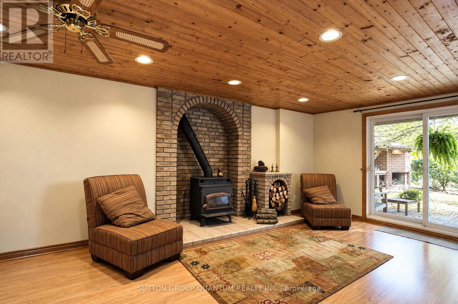 5254 Charnwood Crescent Property Photo 34