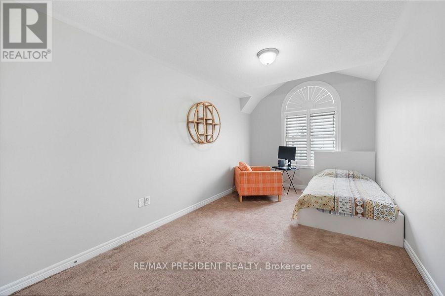 35 Fresnel Road Property Photo 10
