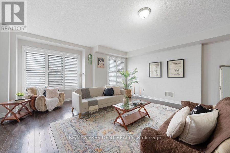 35 Fresnel Road Property Photo 3