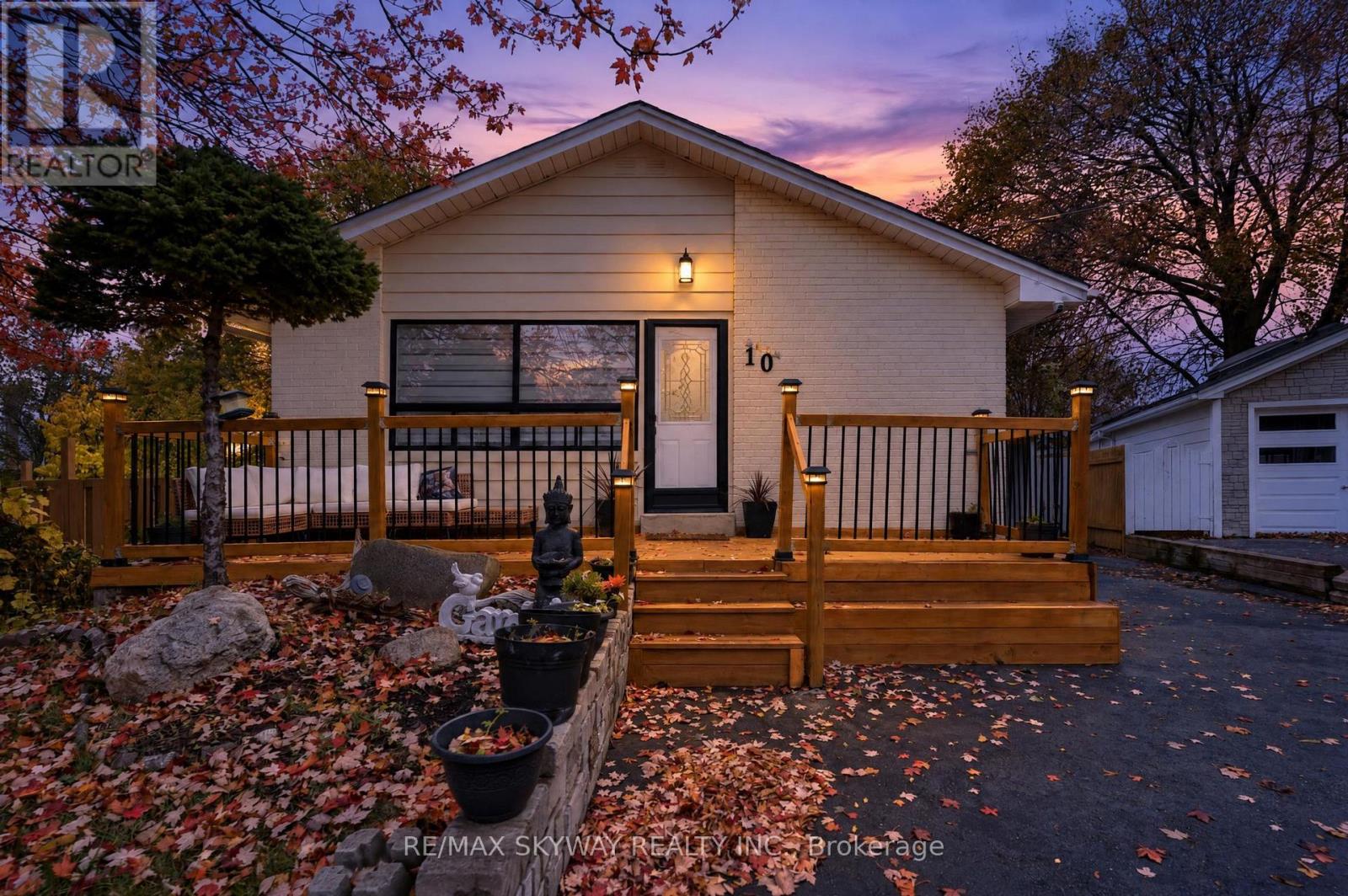 10 Rexway Drive Property Photo 2