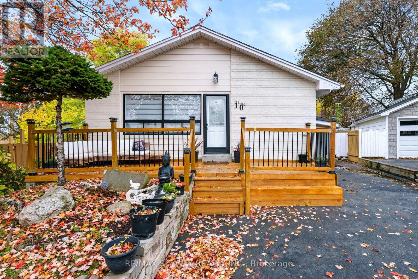 10 Rexway Drive Property Photo 4