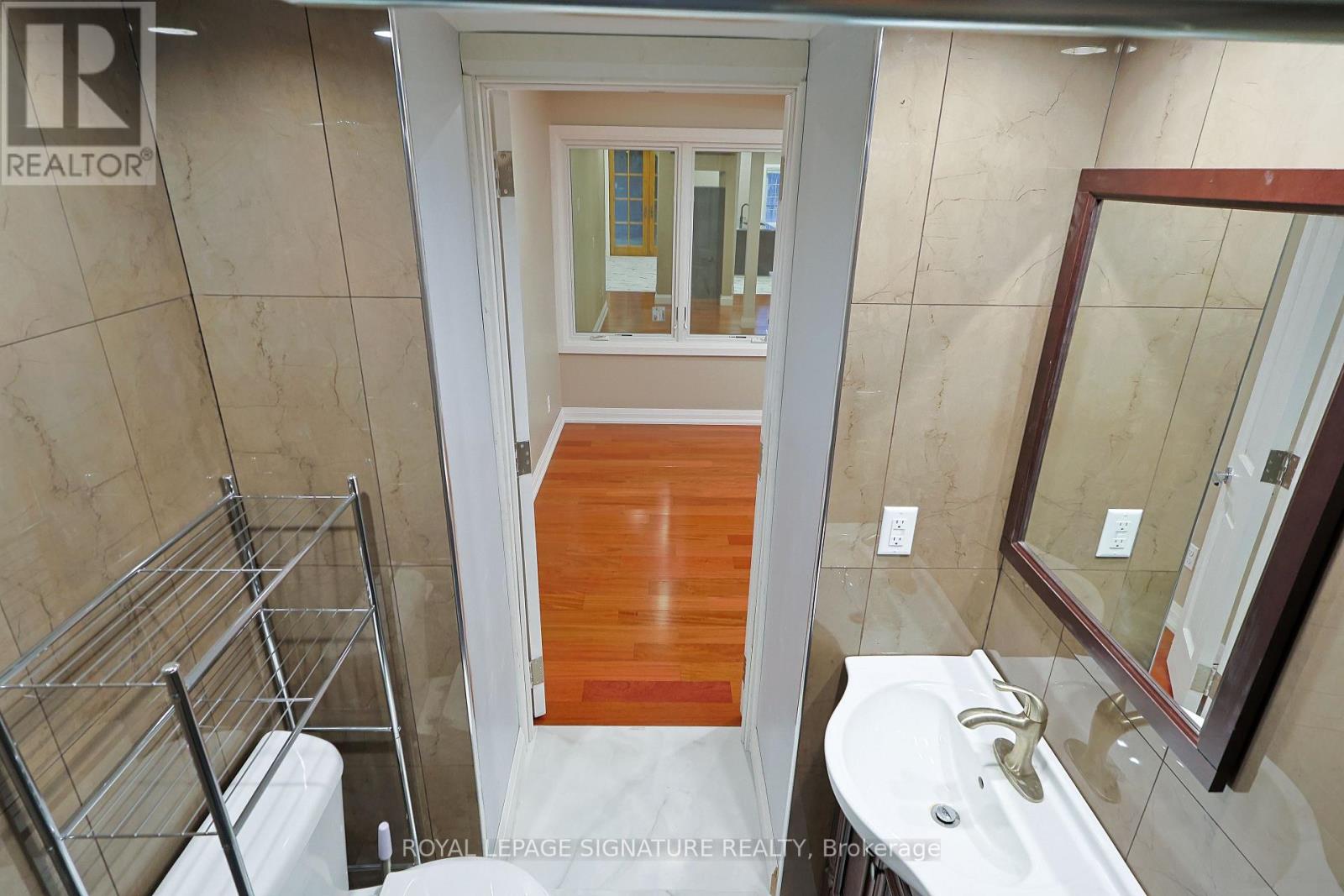 Lower - 380 Mcgibbon Drive Property Photo 15