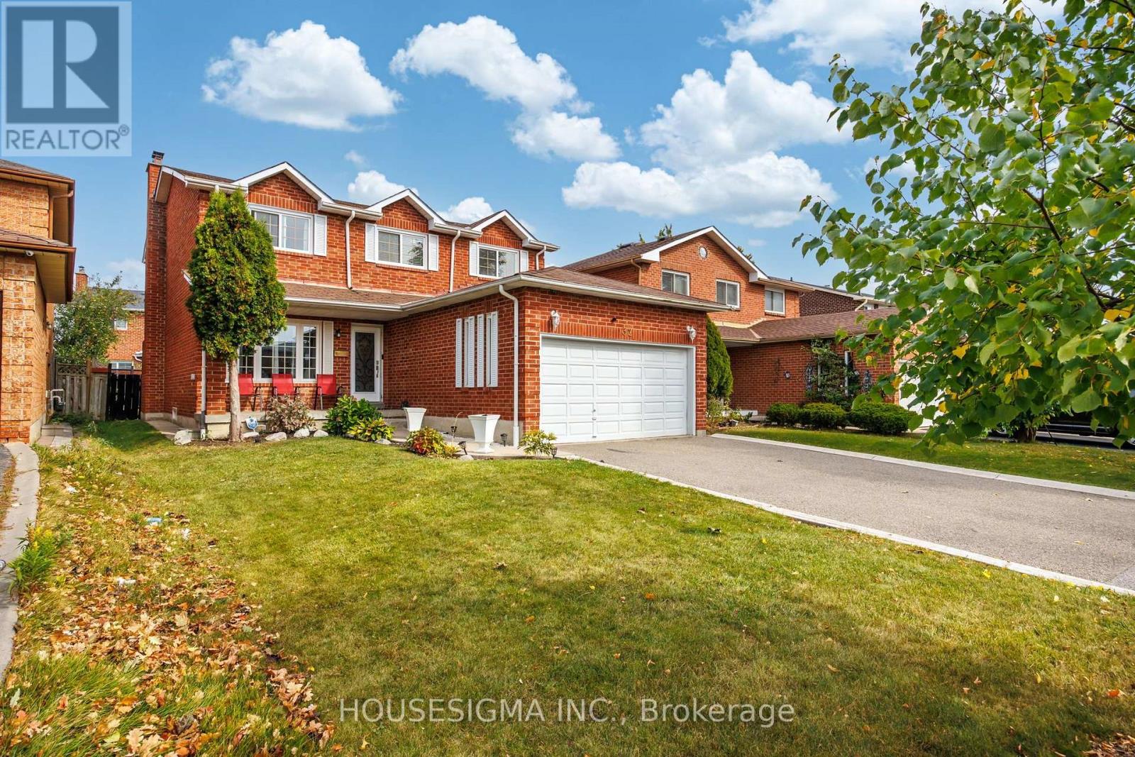 32 BALLYCASTLE CRESCENT Property Photo 1