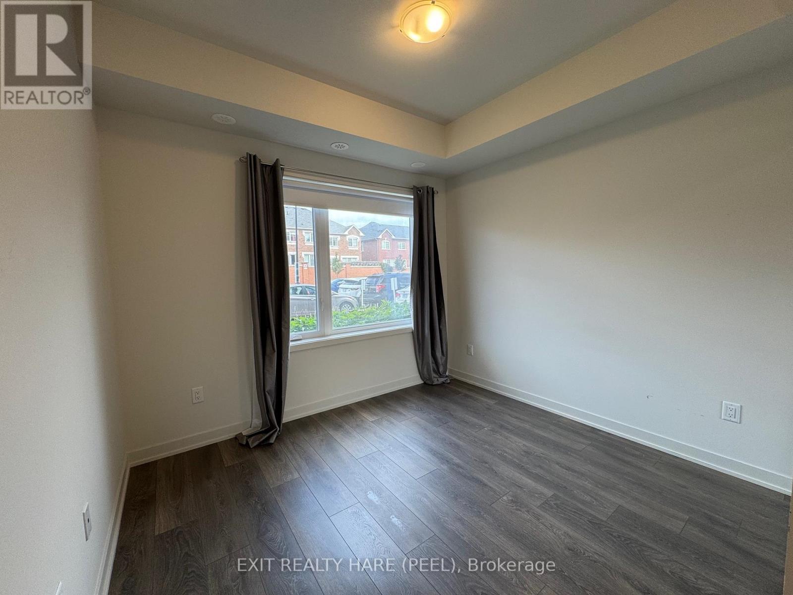115 - 62 Sky Harbour Drive Property Photo 5
