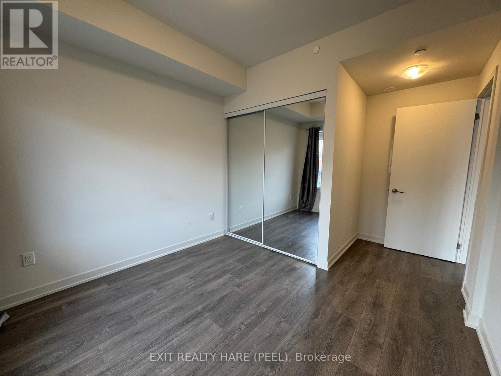 115 - 62 Sky Harbour Drive Property Photo 6