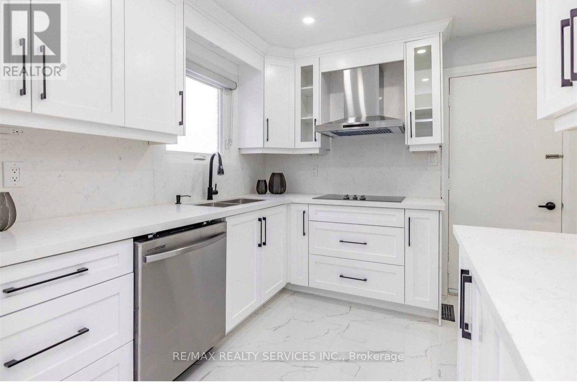 52 Roehampton Crescent Property Photo 6