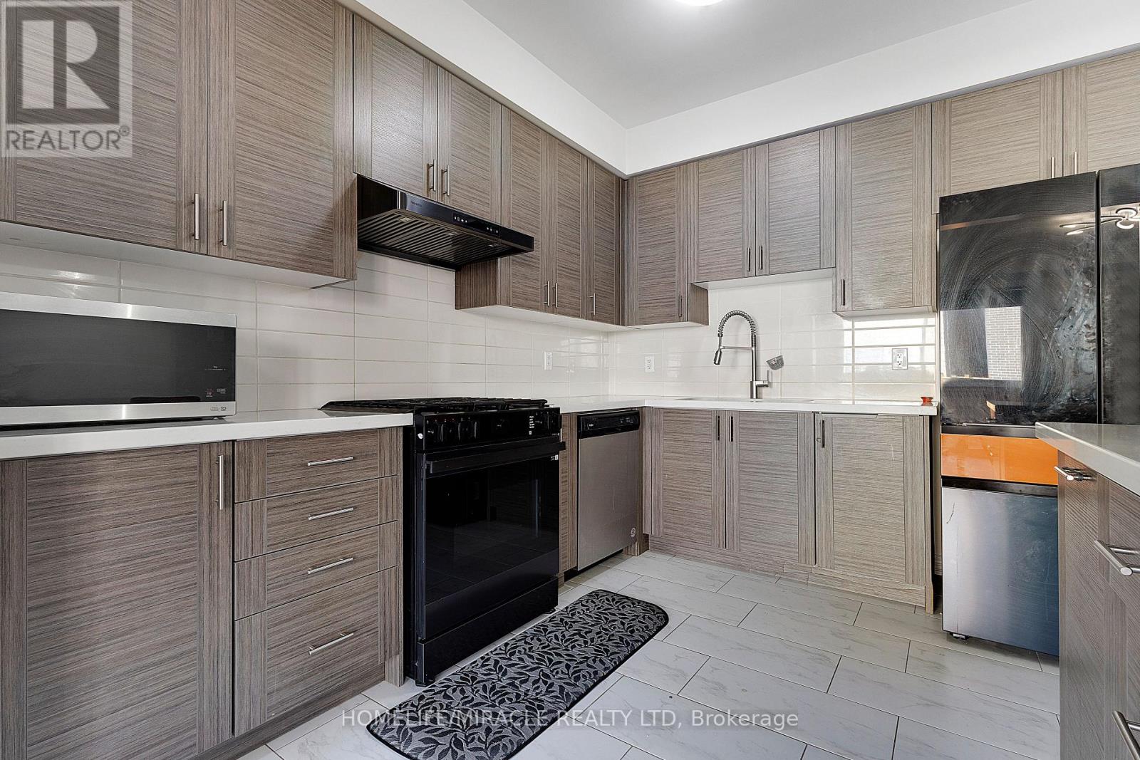 45 Calabria Drive Property Photo 12
