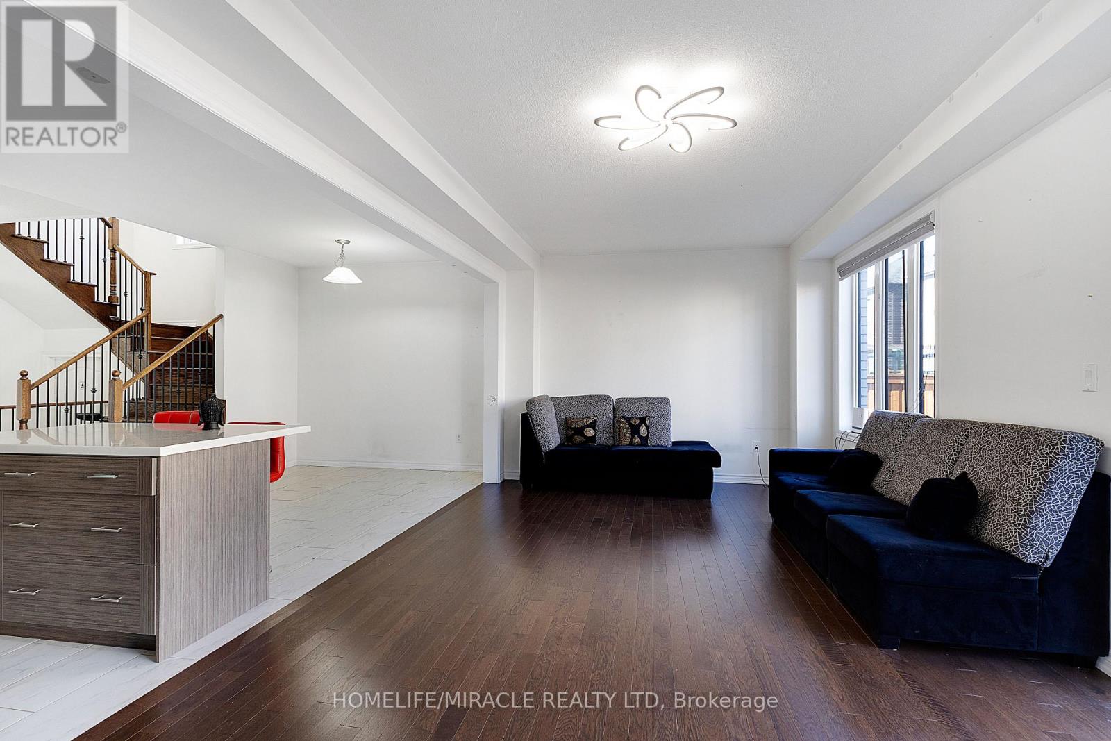 45 Calabria Drive Property Photo 14