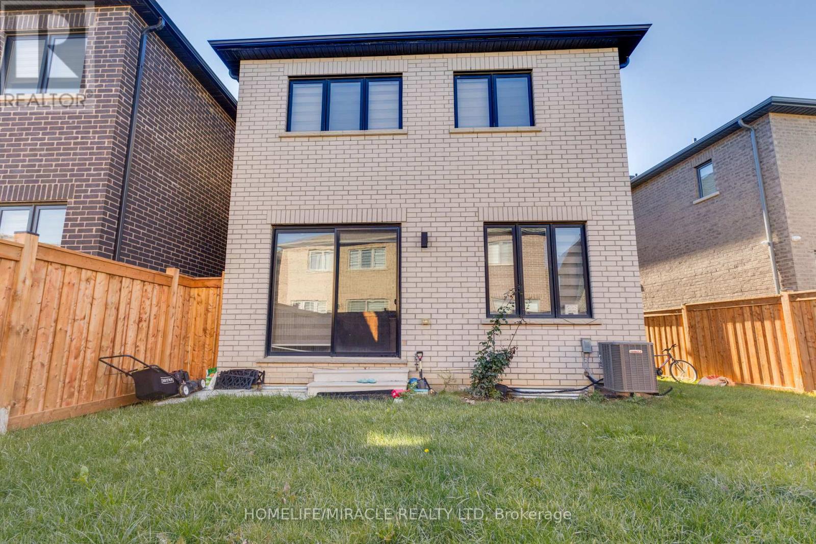 45 Calabria Drive Property Photo 34