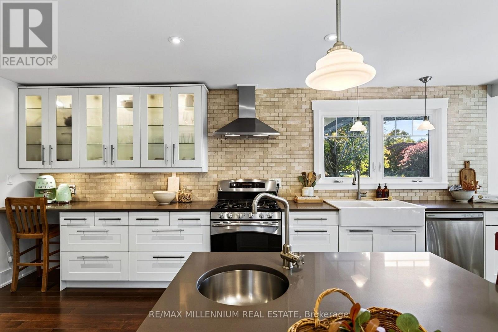 7196 Mcniven Road Property Photo 8