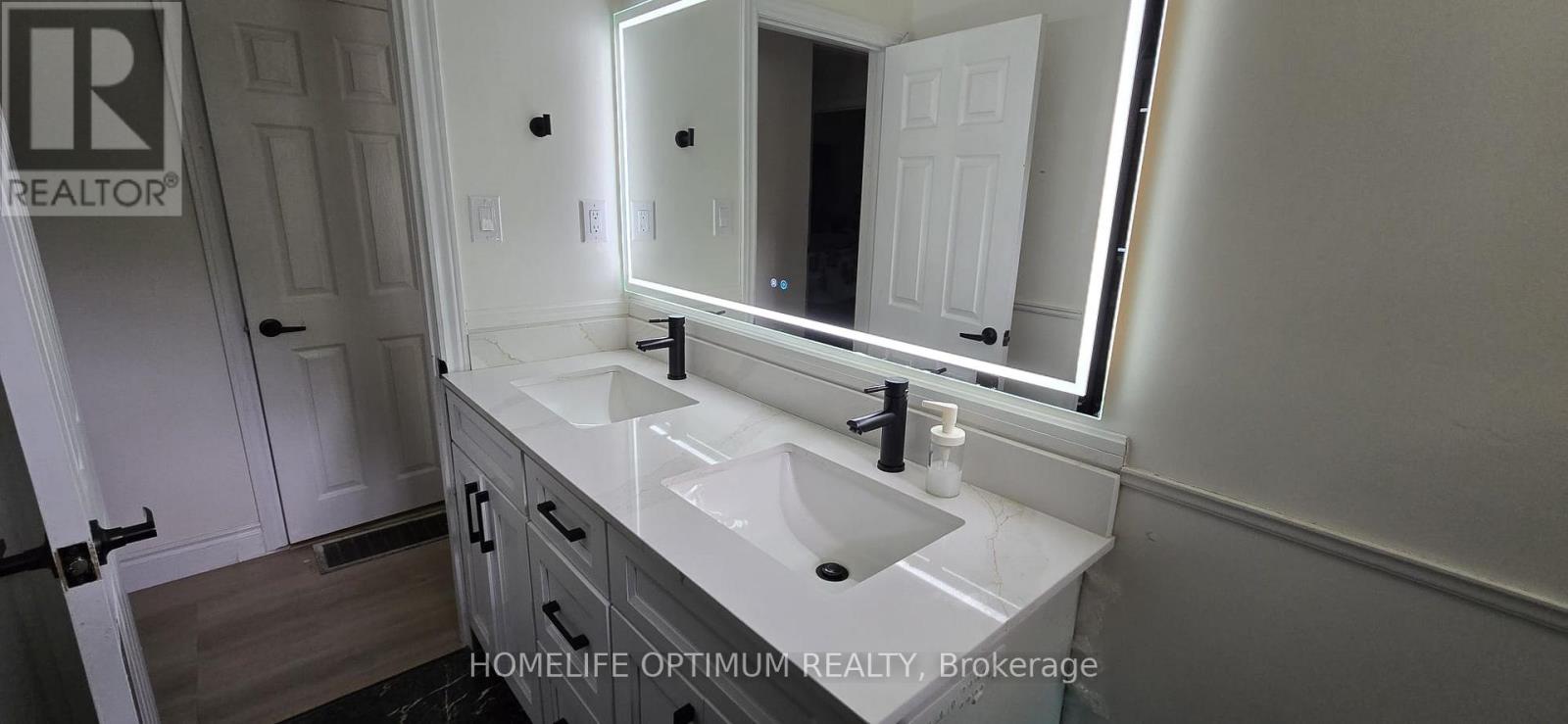 400 Maple Avenue Property Photo 16