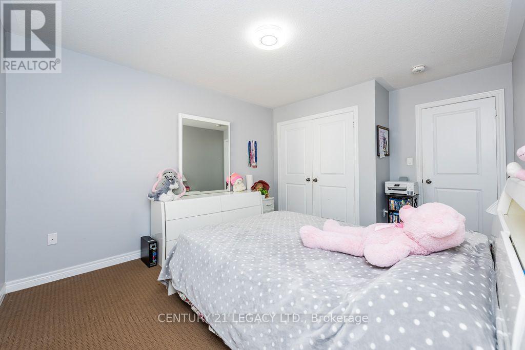 36 Monument Trail Property Photo 40