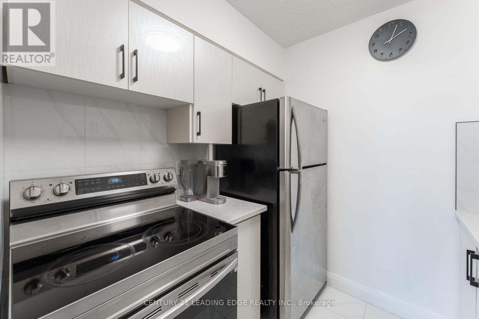 611 - 940 Caledonia Road Property Photo 9